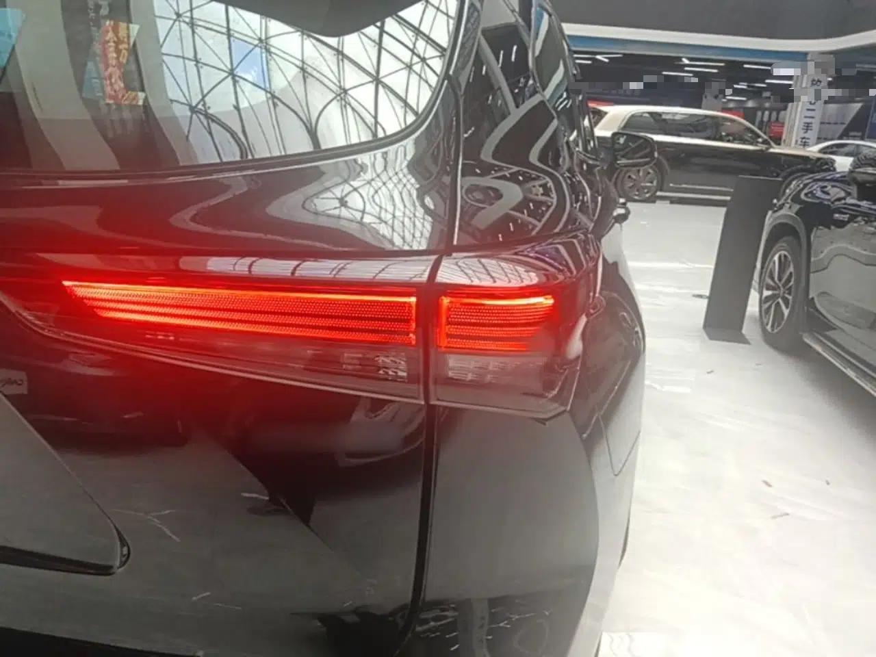 Toyota Highlander 2023 2.5L Smart Electric Hybrid Dual-Engine 4x4 Elite Edition 7 Seats — миниатюра 9