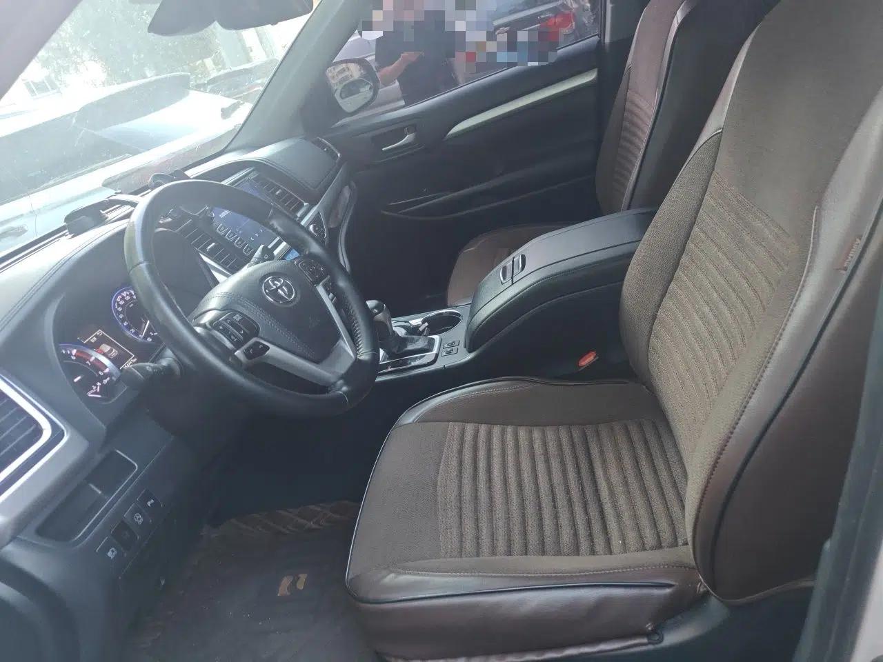 Toyota Highlander 2018 2.0T Four-Wheel Drive Luxury Version 7 Seats China VI Standard — миниатюра 15