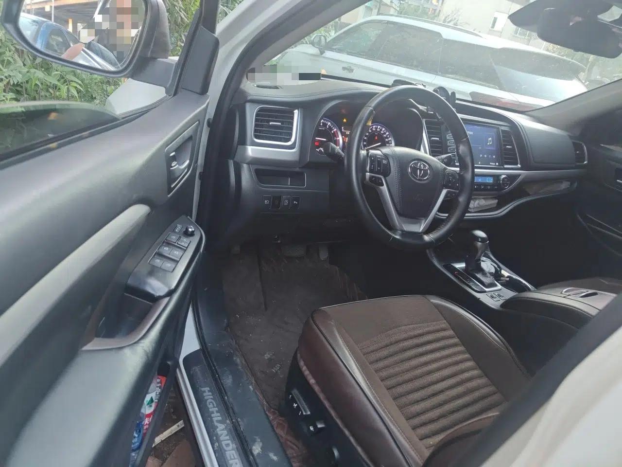 Toyota Highlander 2018 2.0T Four-Wheel Drive Luxury Version 7 Seats China VI Standard — миниатюра 16