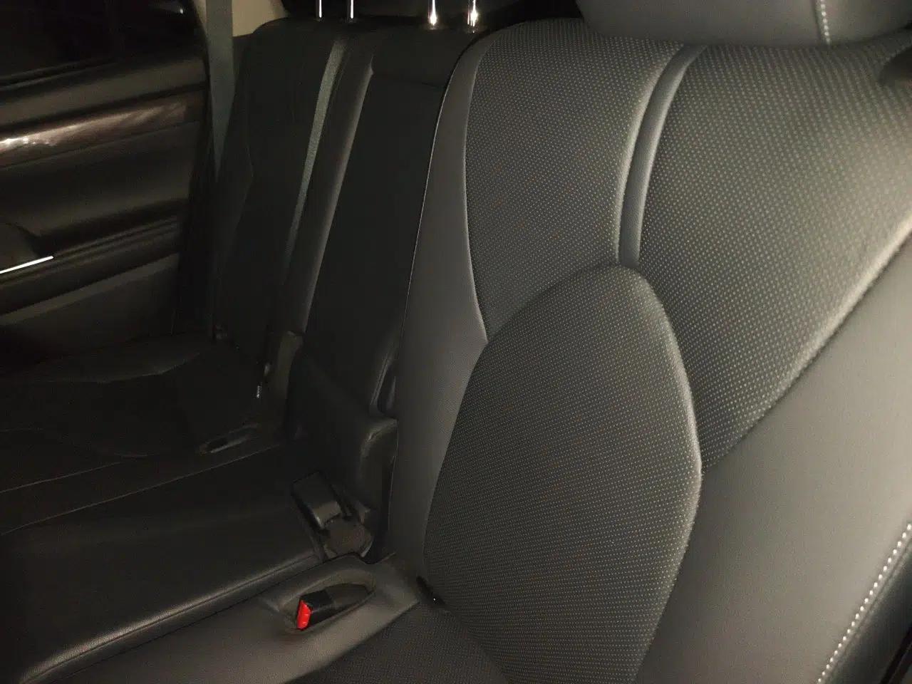 Toyota Highlander 2022 Dual-Engine 2.5L Four-Wheel Drive Supreme Edition 7-Seater — миниатюра 17