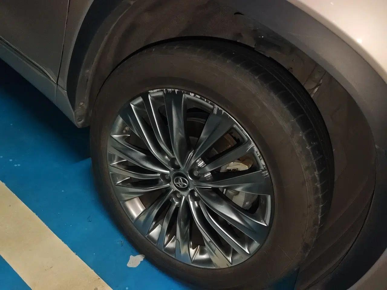 Toyota Highlander 2022 Dual-Engine 2.5L Four-Wheel Drive Supreme Edition 7-Seater — миниатюра 8