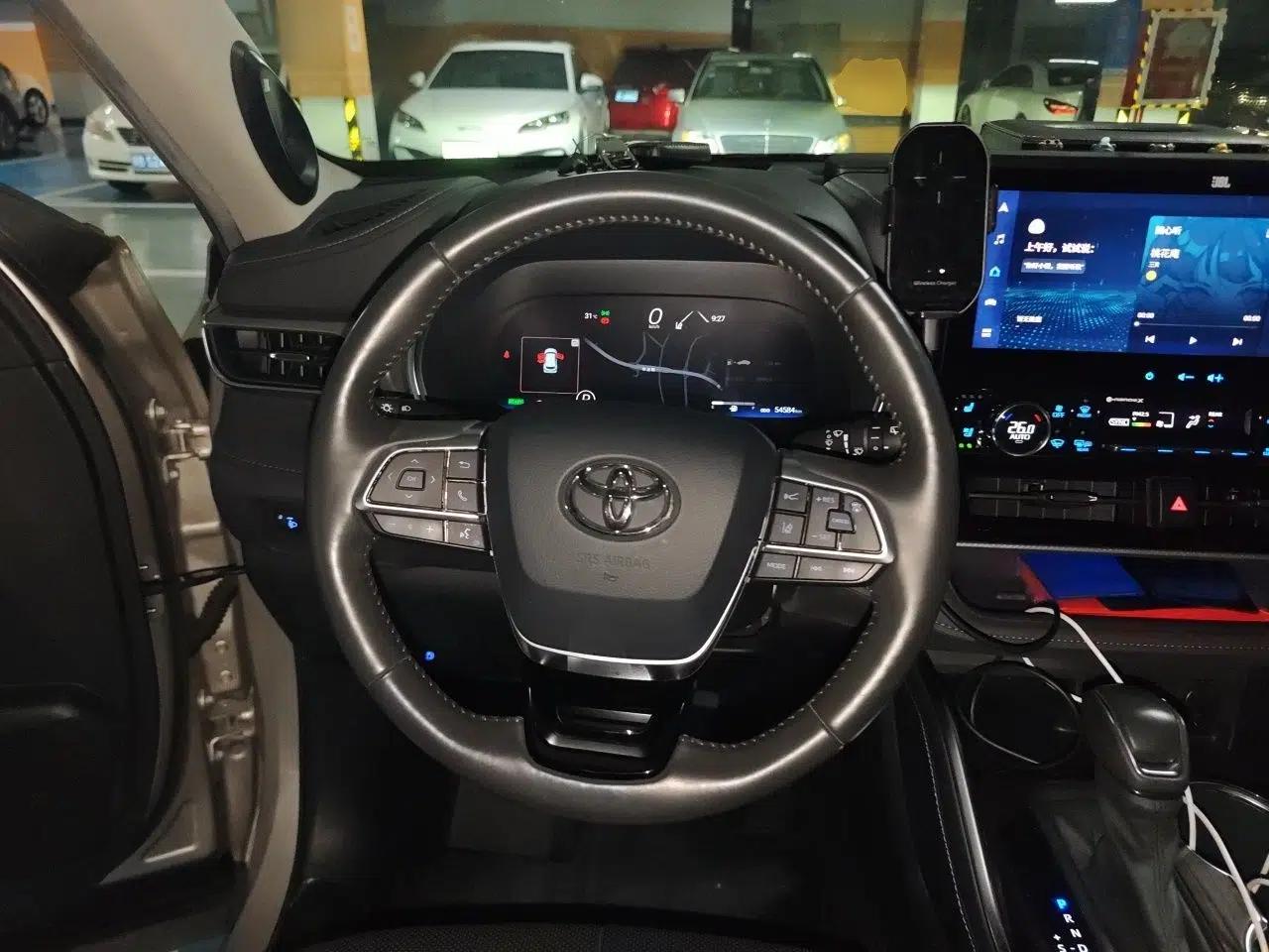 Toyota Highlander 2022 Dual-Engine 2.5L Four-Wheel Drive Supreme Edition 7-Seater — миниатюра 10