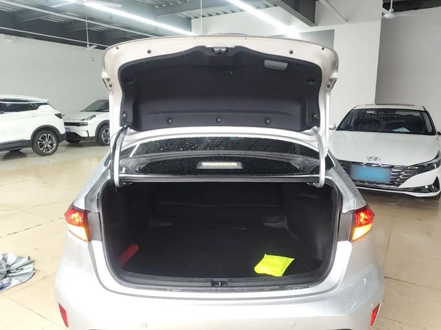 Toyota Levin 2019 185T CVT Luxury Edition China VI Standard — миниатюра 22