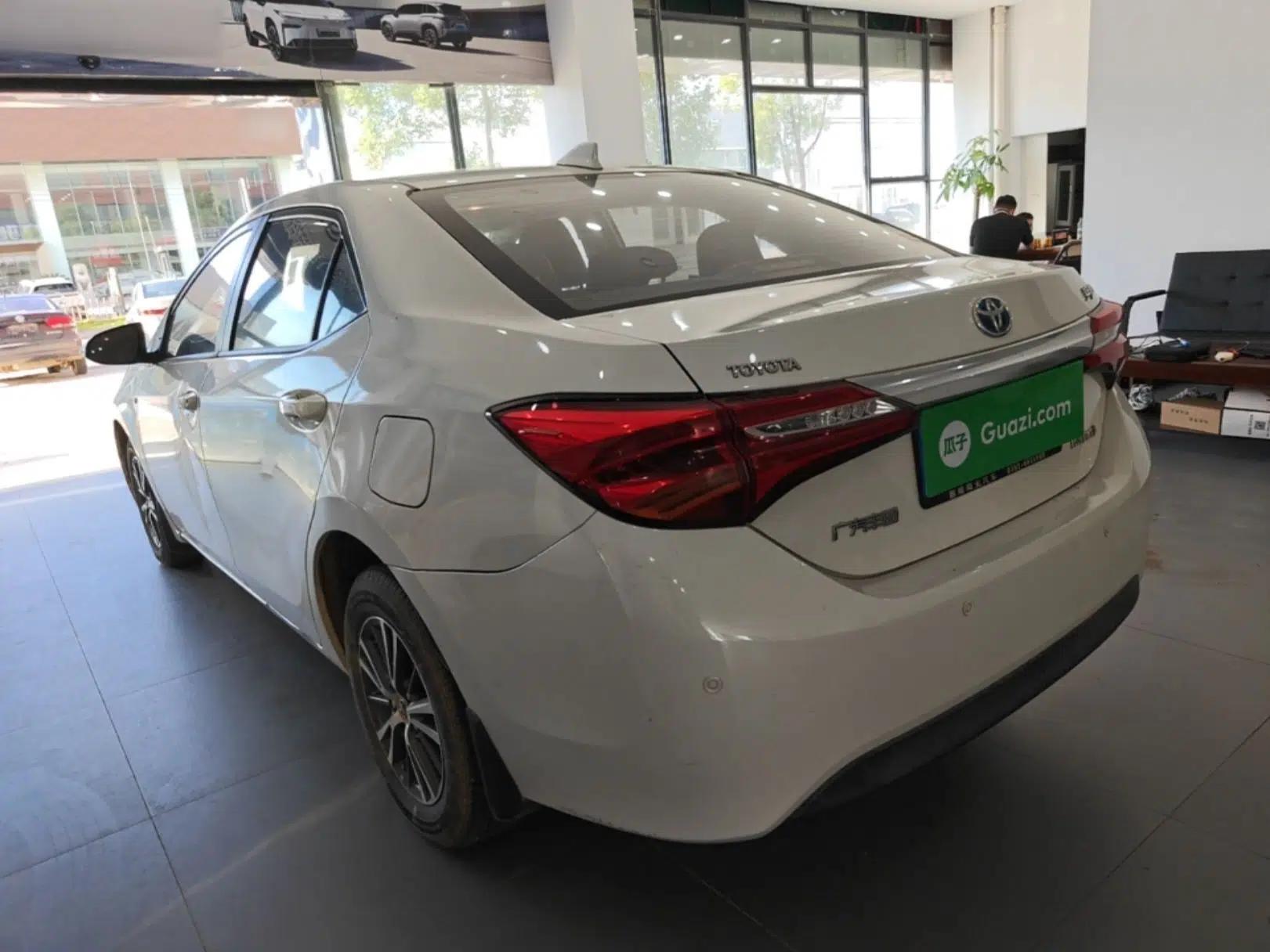 Toyota Levin 2016 Dual-Engine 1.8H GS E-CVT Elite Model with Sunroof — миниатюра 4