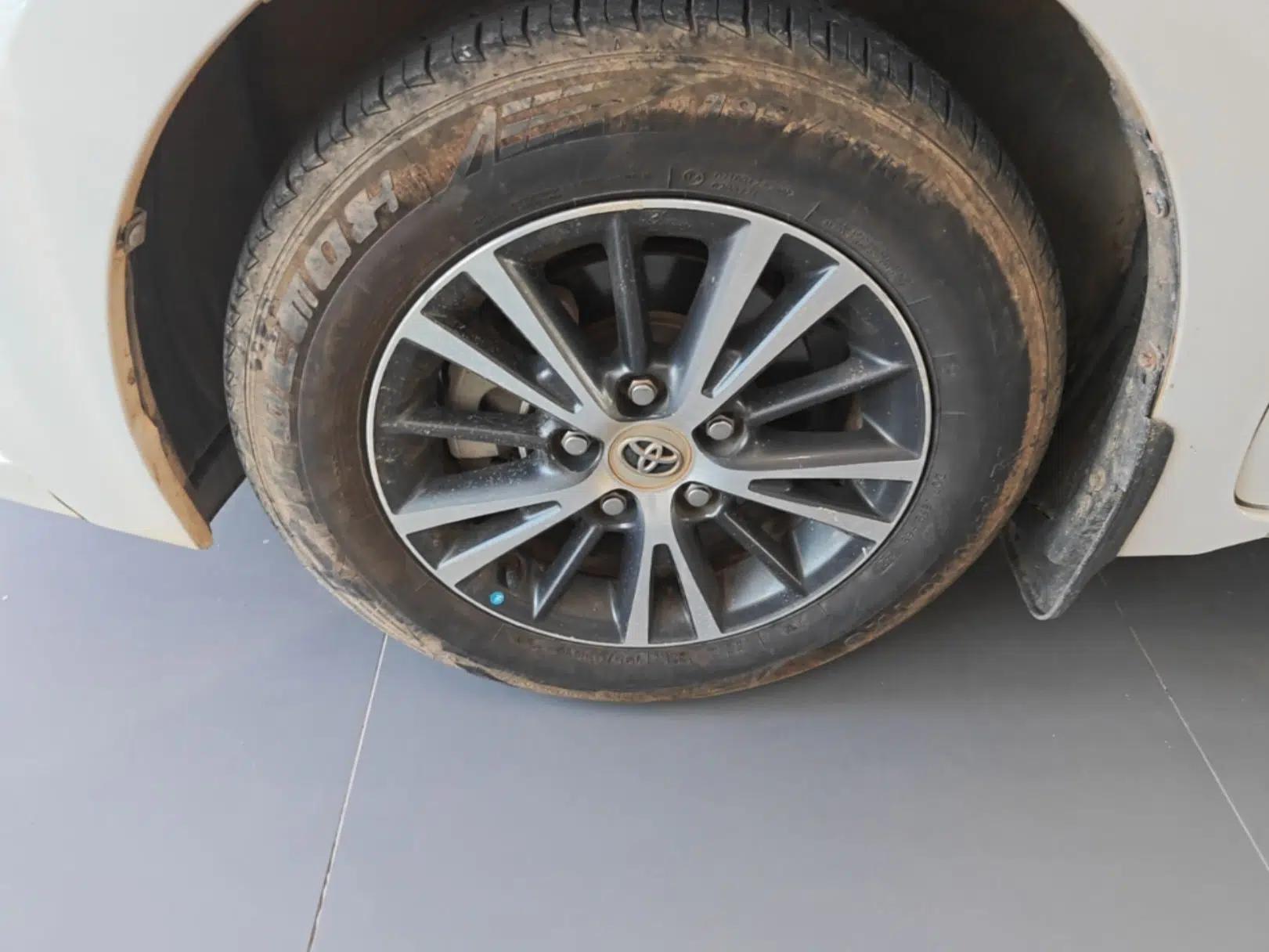 Toyota Levin 2016 Dual-Engine 1.8H GS E-CVT Elite Model with Sunroof — миниатюра 10