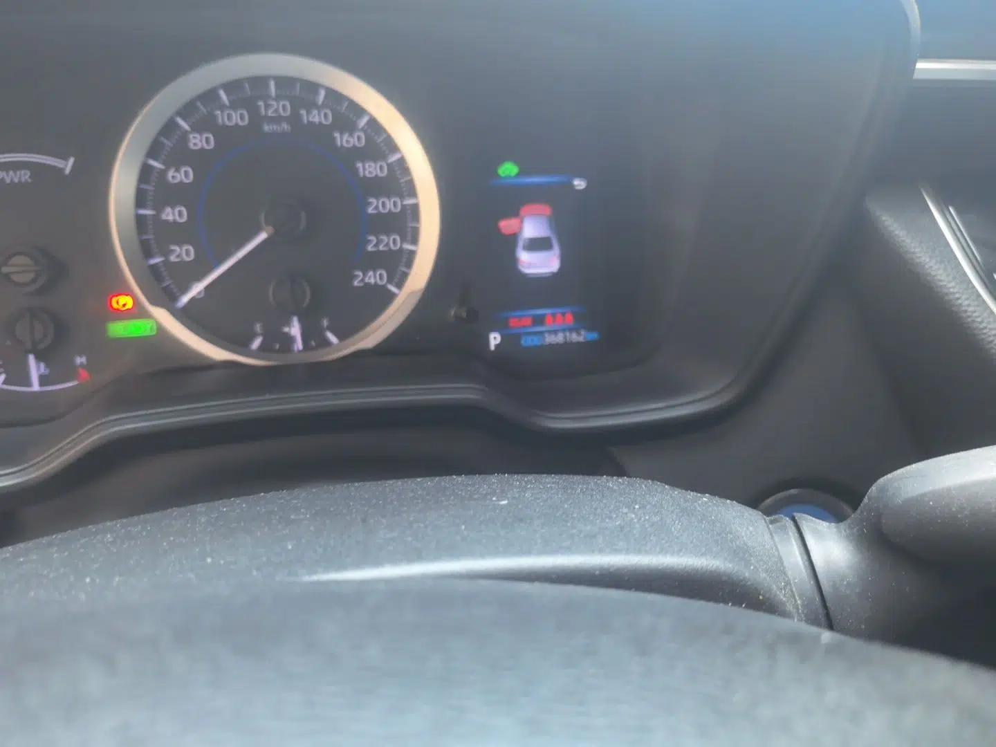 Toyota Levin 2022 Dual-Motor 1.8H E-CVT Leading Edition — миниатюра 12