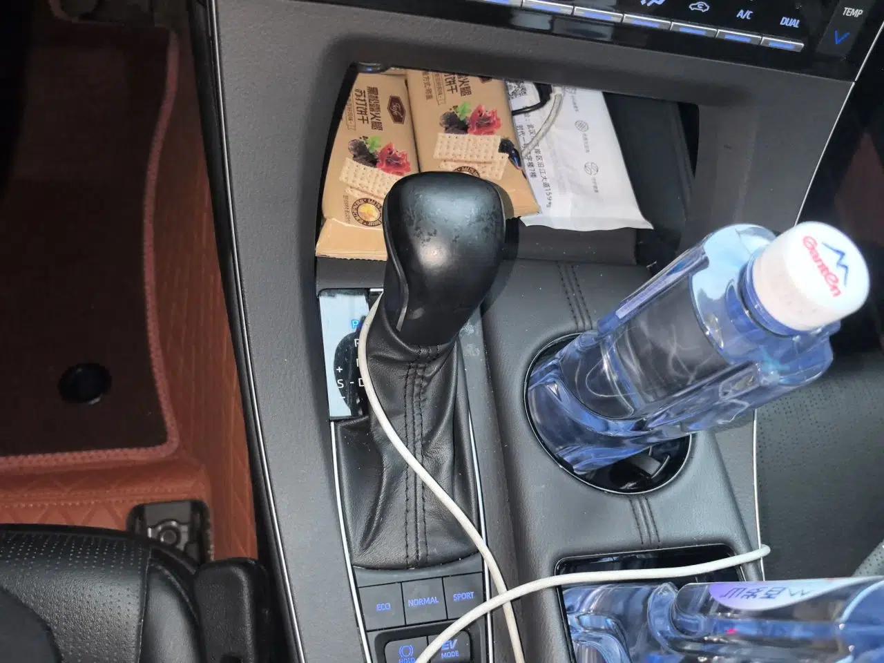 Toyota Avalon 2019 Dual-Engine 2.5L Luxury Edition China VI Standard — миниатюра 14