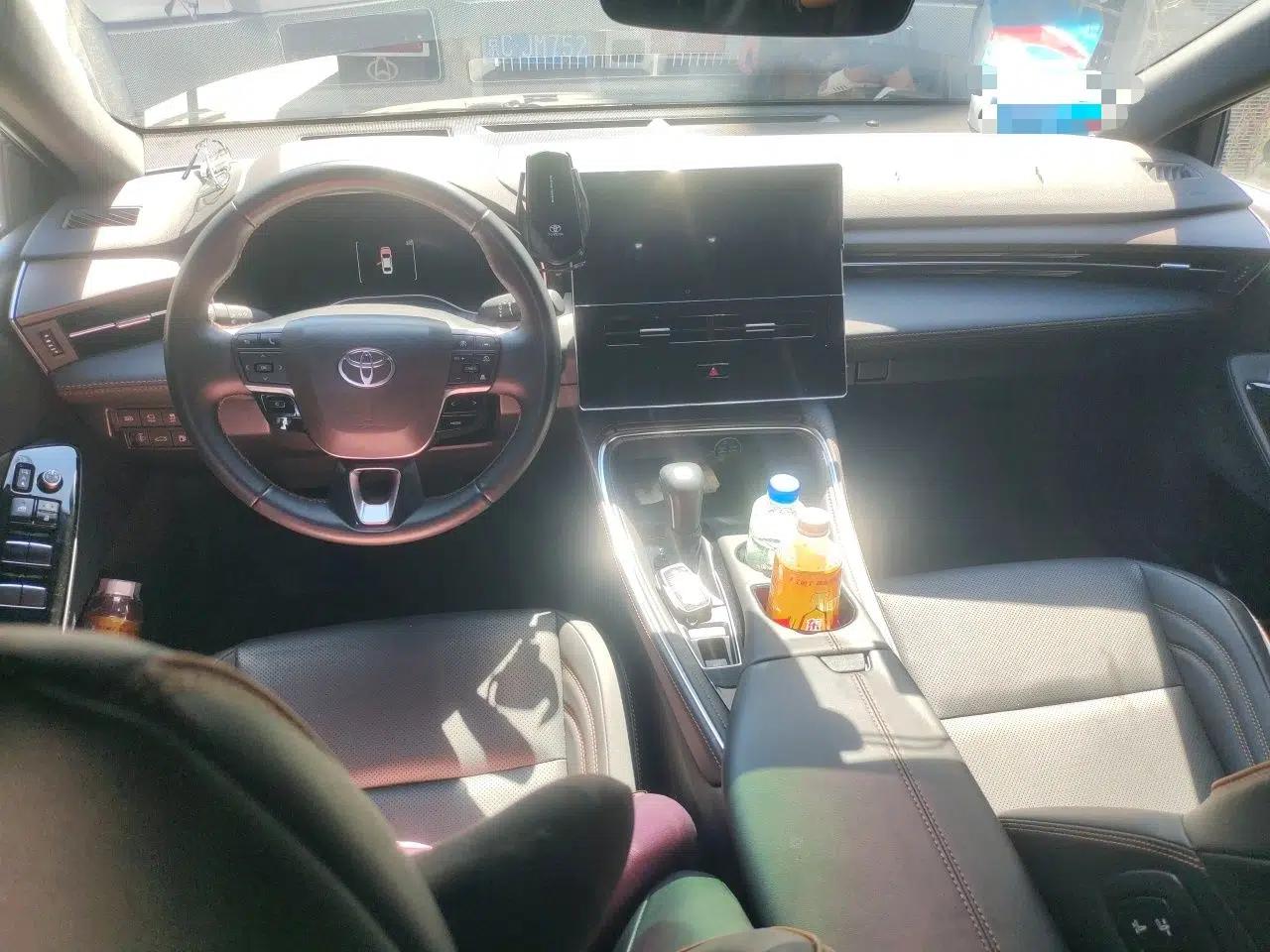 Toyota Avalon 2024 Dual-Motor 2.0L Premium Edition — миниатюра 9