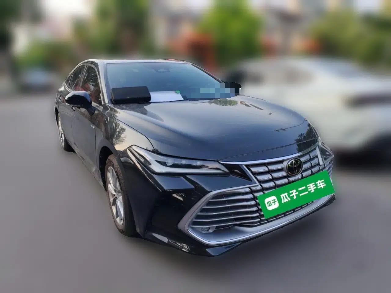 Toyota Avalon 2024 Dual-Motor 2.0L Premium Edition — миниатюра 3