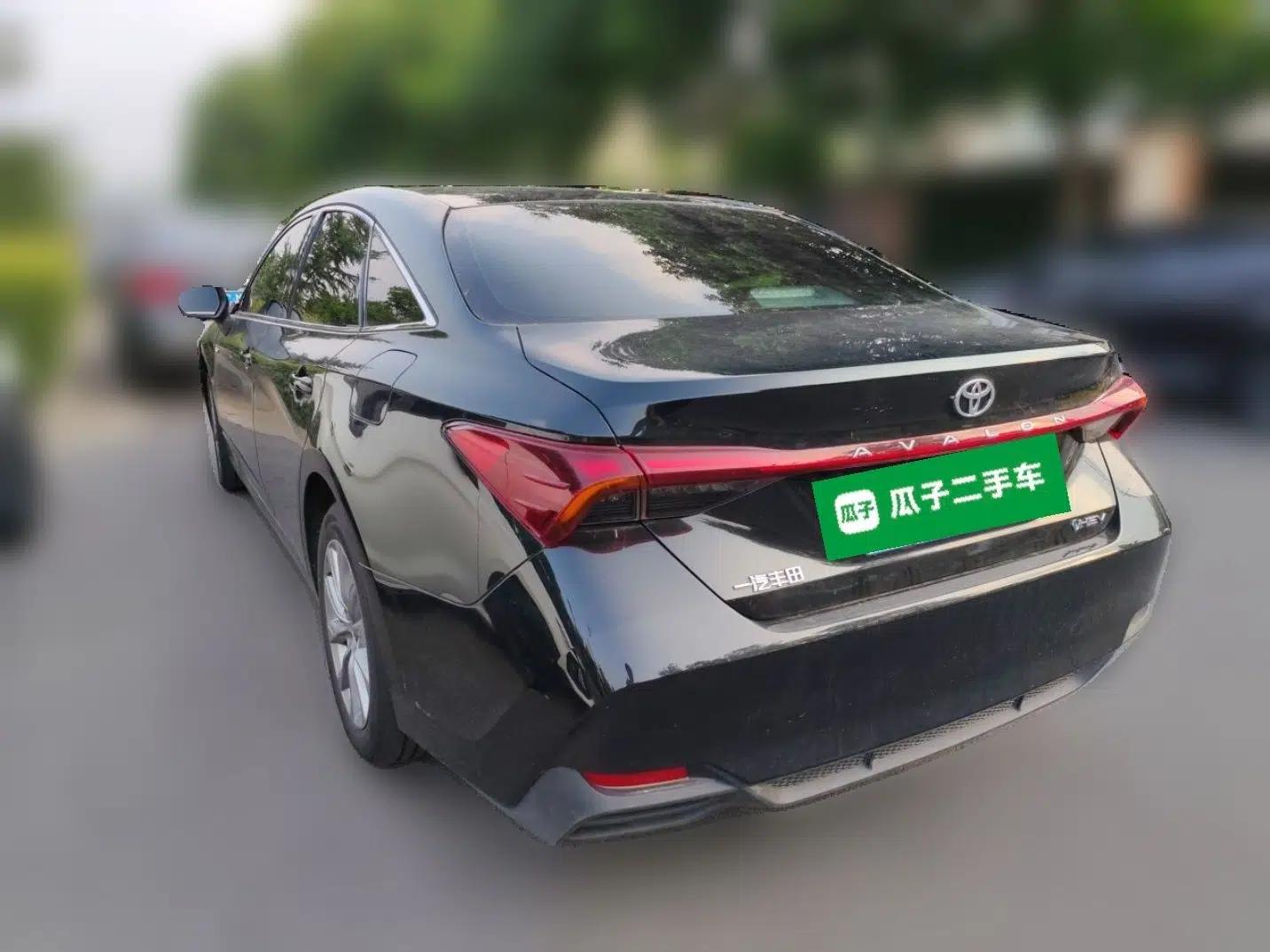 Toyota Avalon 2024 Dual-Motor 2.0L Premium Edition — миниатюра 4