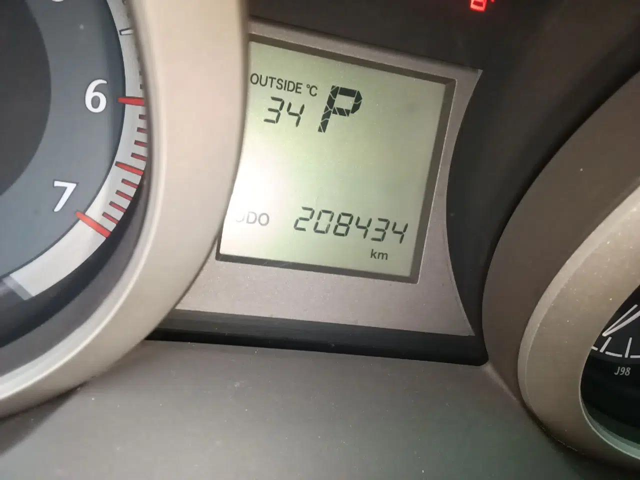 Toyota Prado 2010 2.7L Automatic Standard Edition — миниатюра 12