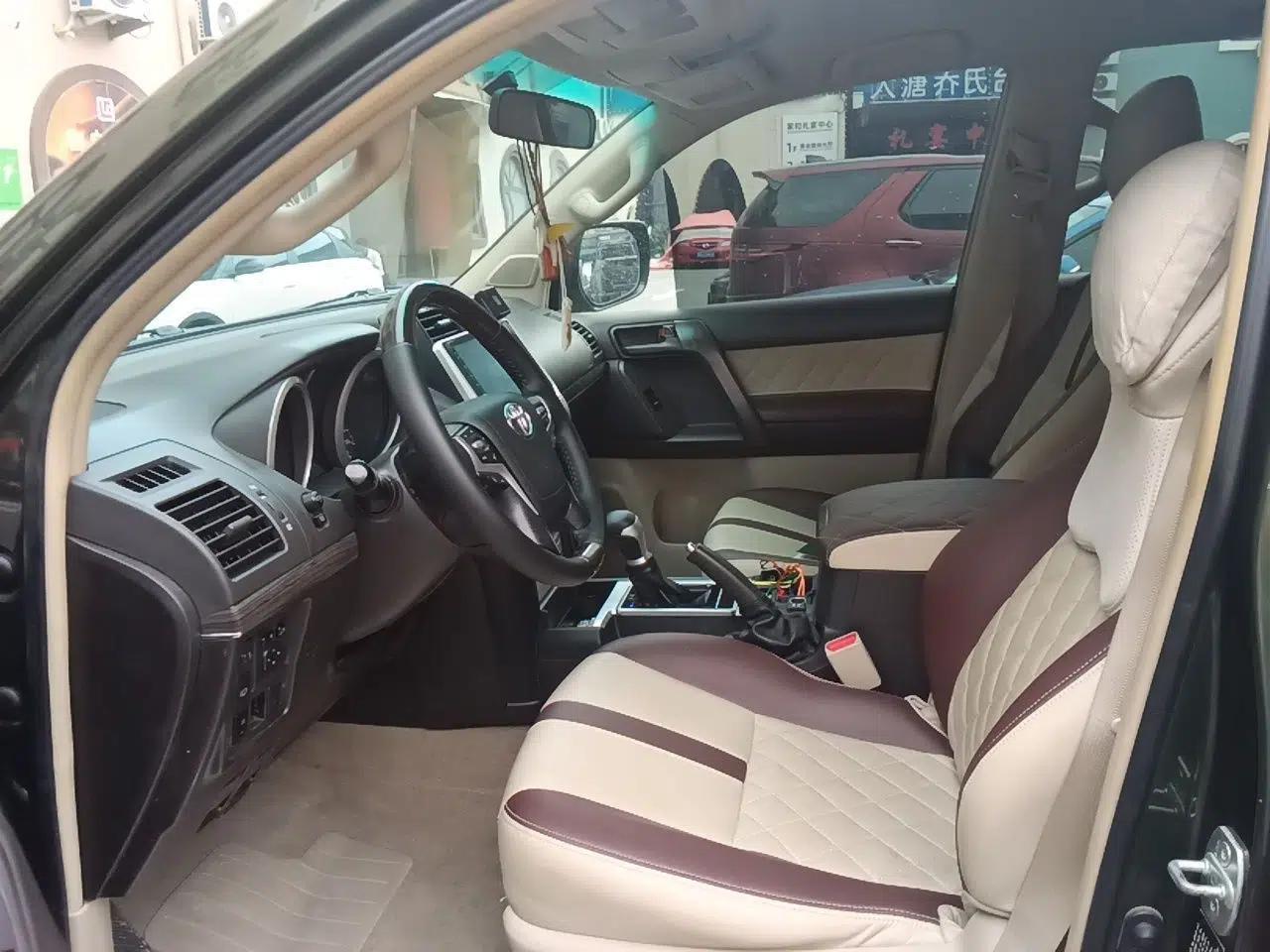 Toyota Prado 2010 2.7L Automatic Standard Edition — миниатюра 15