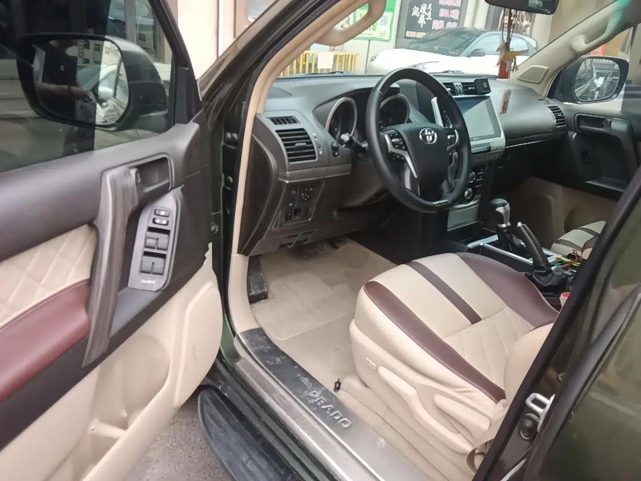 Toyota Prado 2010 2.7L Automatic Standard Edition — миниатюра 16