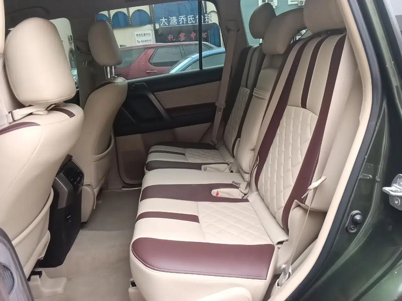 Toyota Prado 2010 2.7L Automatic Standard Edition — миниатюра 17