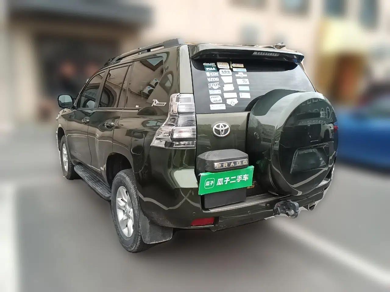 Toyota Prado 2010 2.7L Automatic Standard Edition — миниатюра 4