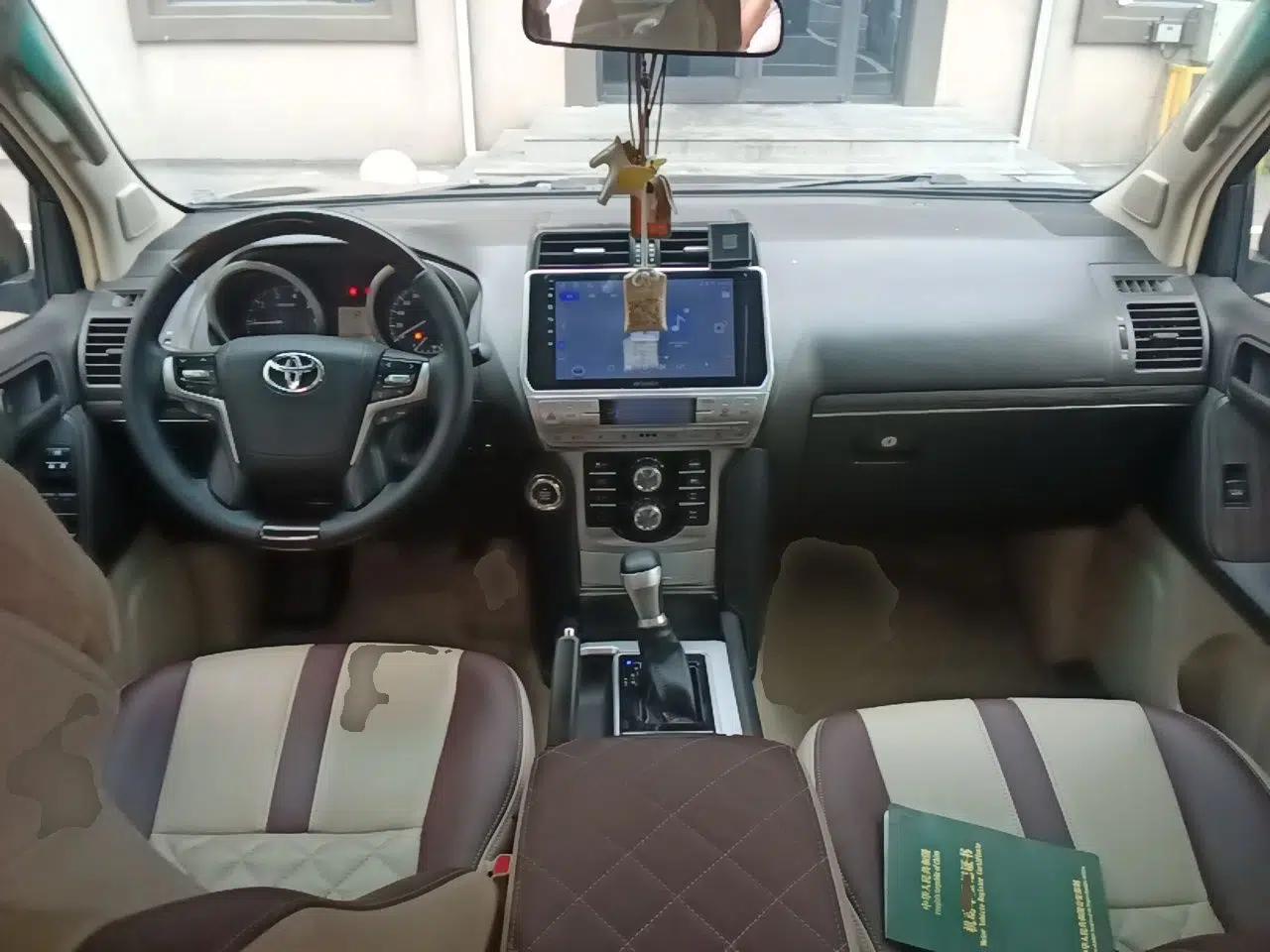 Toyota Prado 2010 2.7L Automatic Standard Edition — миниатюра 9