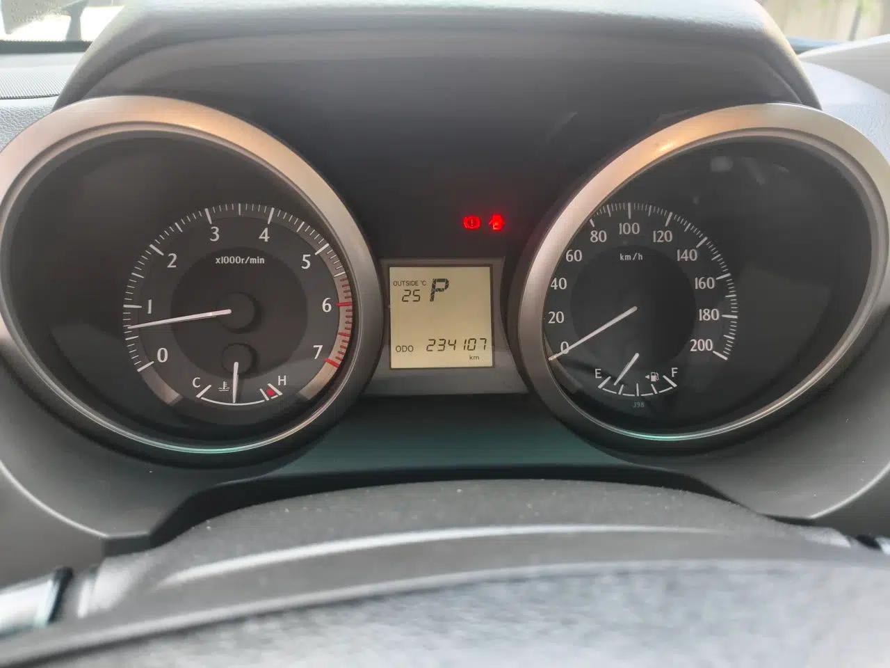 Toyota Prado 2010 2.7L Automatic Standard Edition — миниатюра 11