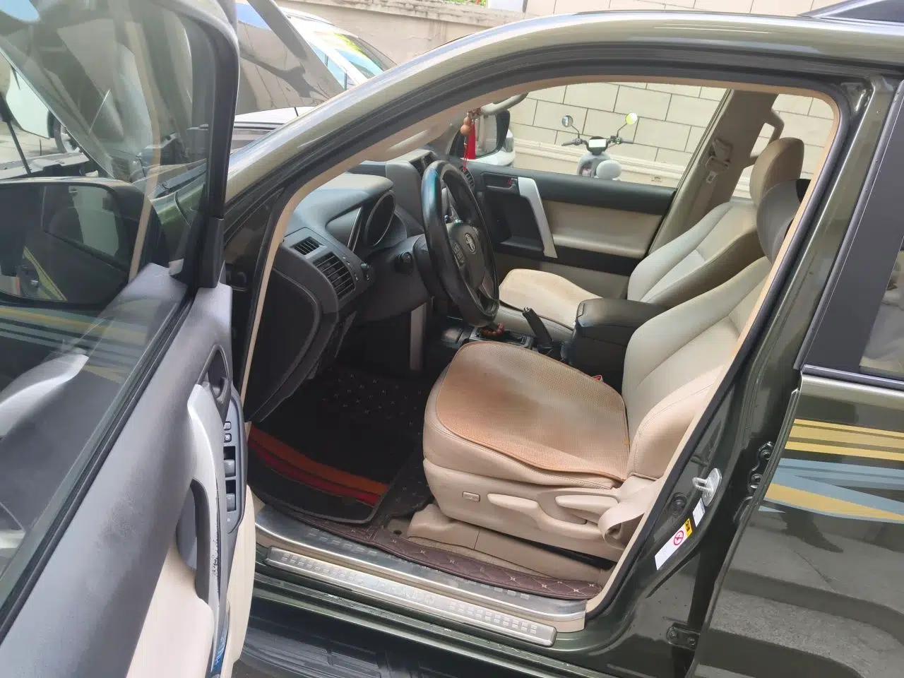 Toyota Prado 2010 2.7L Automatic Standard Edition — миниатюра 16