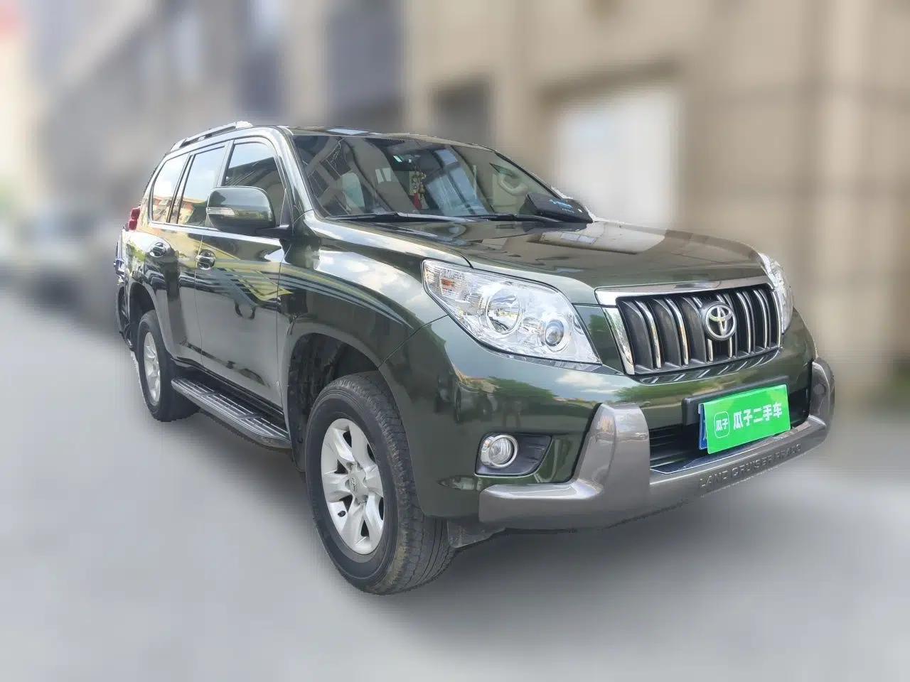 Toyota Prado 2010 2.7L Automatic Standard Edition — миниатюра 3