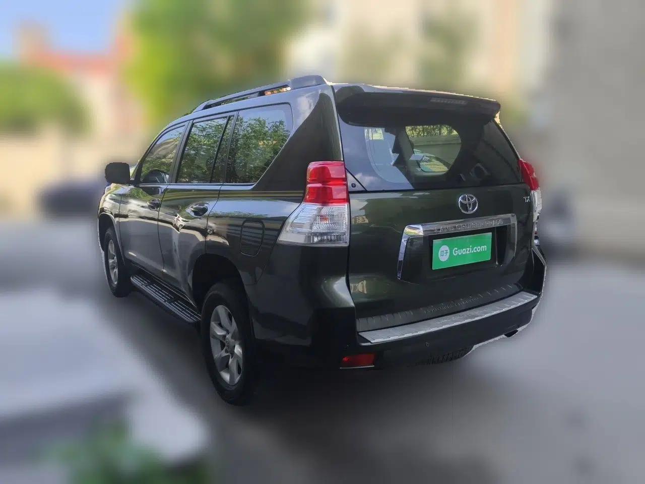 Toyota Prado 2010 2.7L Automatic Standard Edition — миниатюра 4