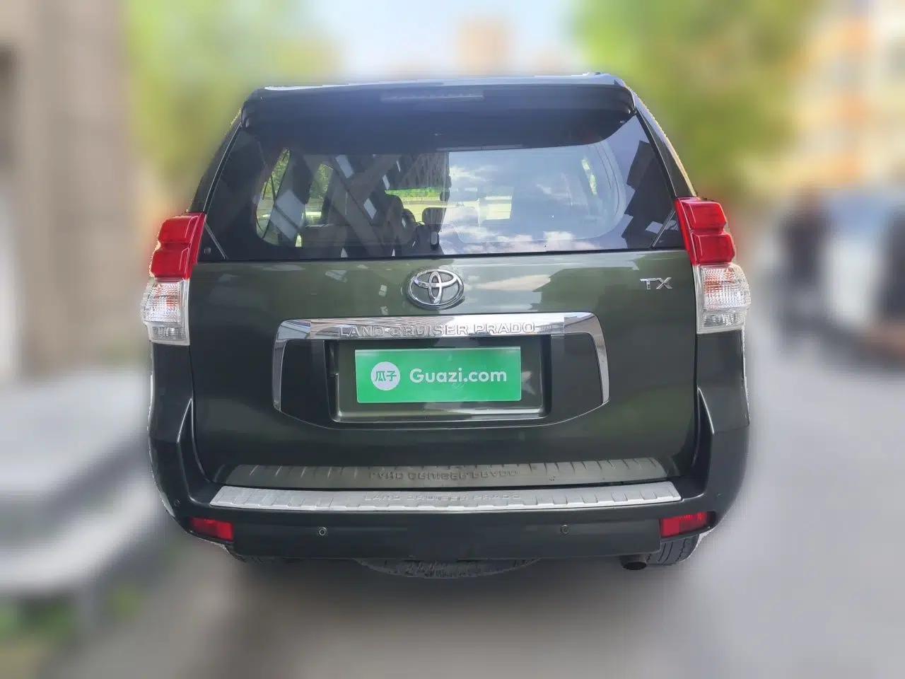 Toyota Prado 2010 2.7L Automatic Standard Edition — миниатюра 5
