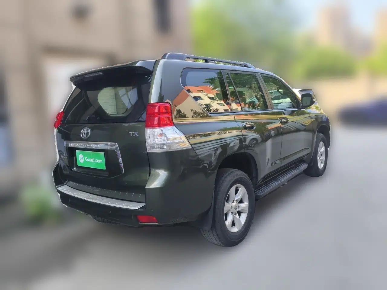 Toyota Prado 2010 2.7L Automatic Standard Edition — миниатюра 6