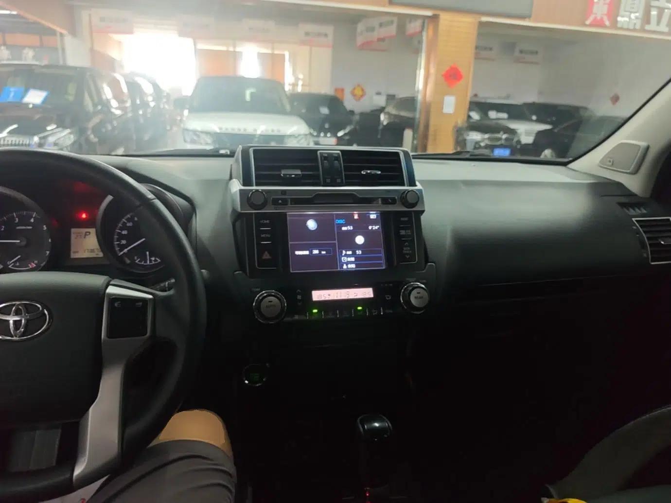 Toyota Prado 2016 2.7L Automatic Luxury Edition — миниатюра 12