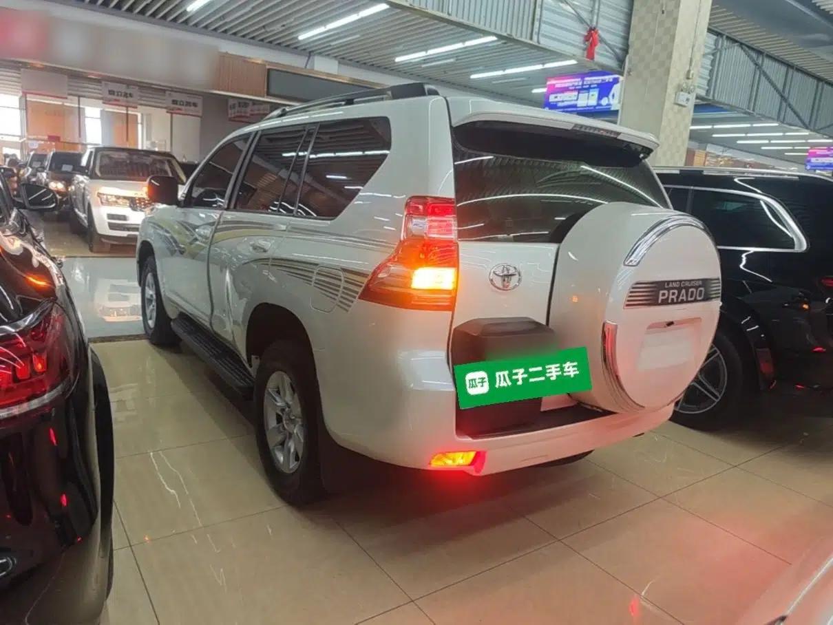 Toyota Prado 2016 2.7L Automatic Luxury Edition — миниатюра 4