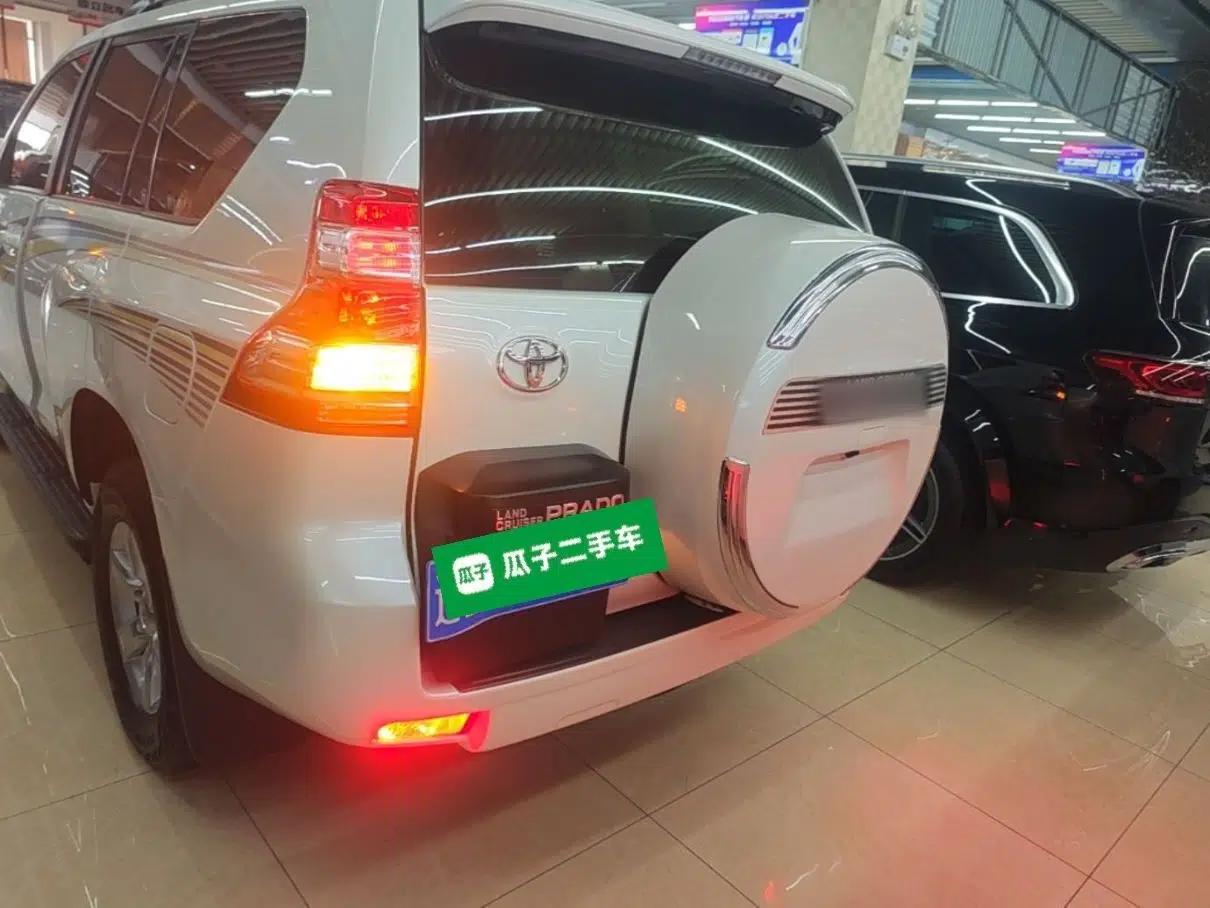 Toyota Prado 2016 2.7L Automatic Luxury Edition — миниатюра 5