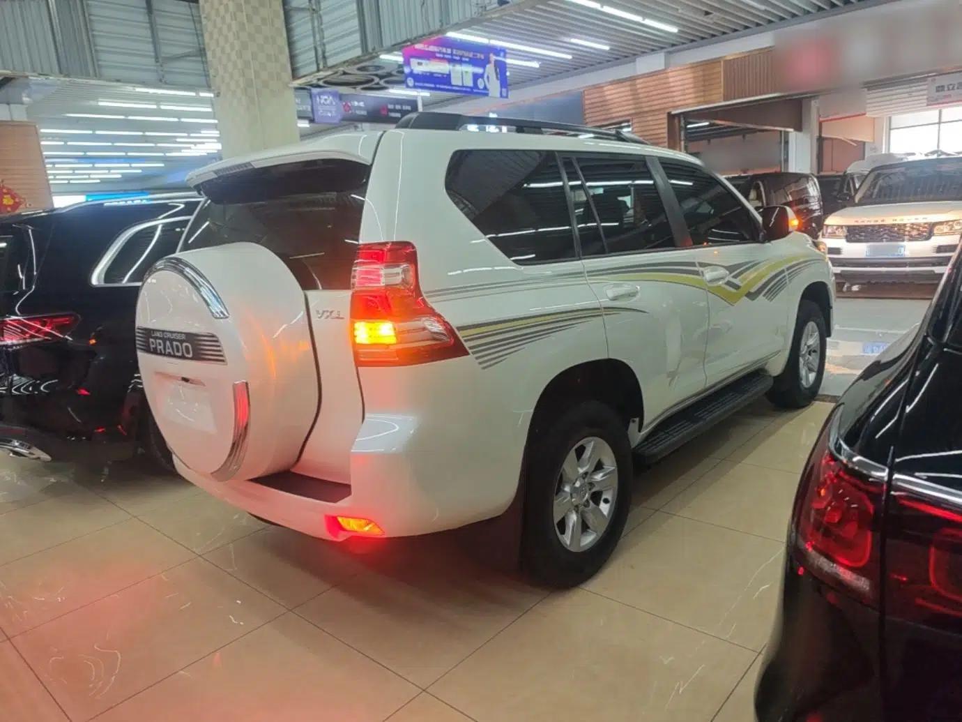 Toyota Prado 2016 2.7L Automatic Luxury Edition — миниатюра 6