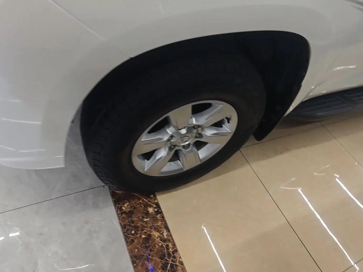Toyota Prado 2016 2.7L Automatic Luxury Edition — миниатюра 10