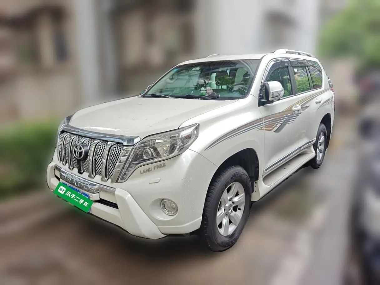Toyota Prado 2015, 2.7L gasoline, 7-seater parallel import (9 airbags with refrigerator) — миниатюра 1