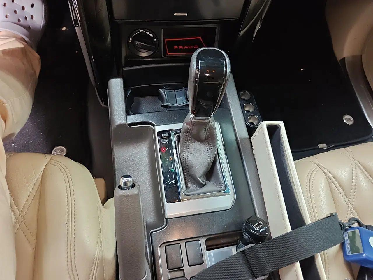 Toyota Prado 2015, 2.7L gasoline, 7-seater parallel import (9 airbags with refrigerator) — миниатюра 14