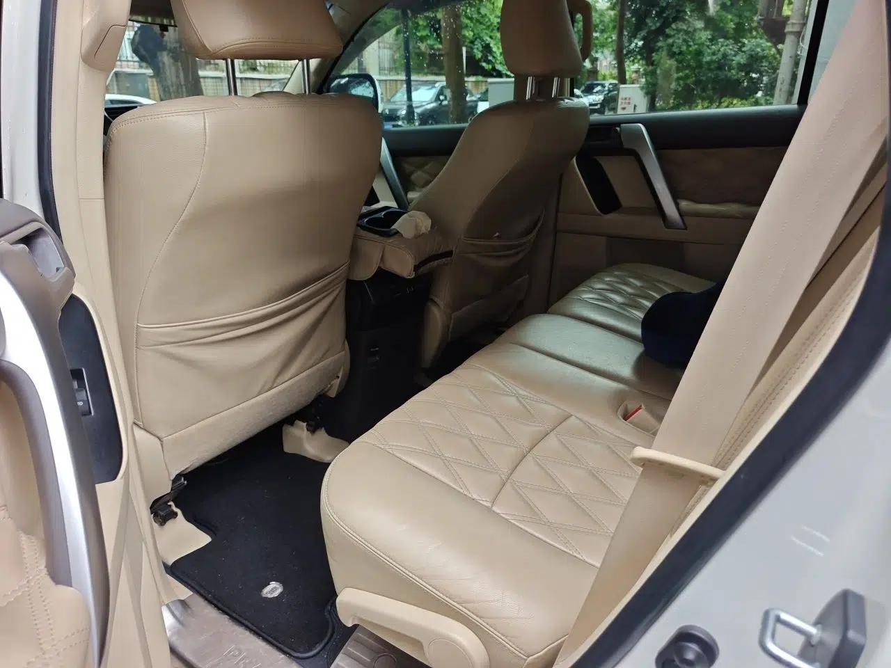 Toyota Prado 2015, 2.7L gasoline, 7-seater parallel import (9 airbags with refrigerator) — миниатюра 17