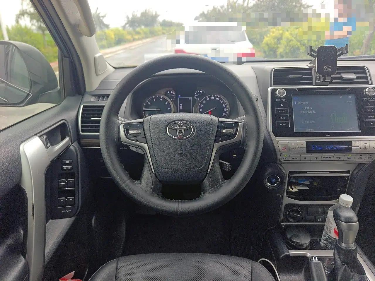 Toyota Prado 2018 3.5L Automatic TX-L with Rear-Mounted Spare Tire — миниатюра 10
