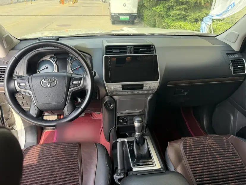 Toyota Prado 2018 3.5L Automatic TX-L with Rear-Mounted Spare Tire — миниатюра 8