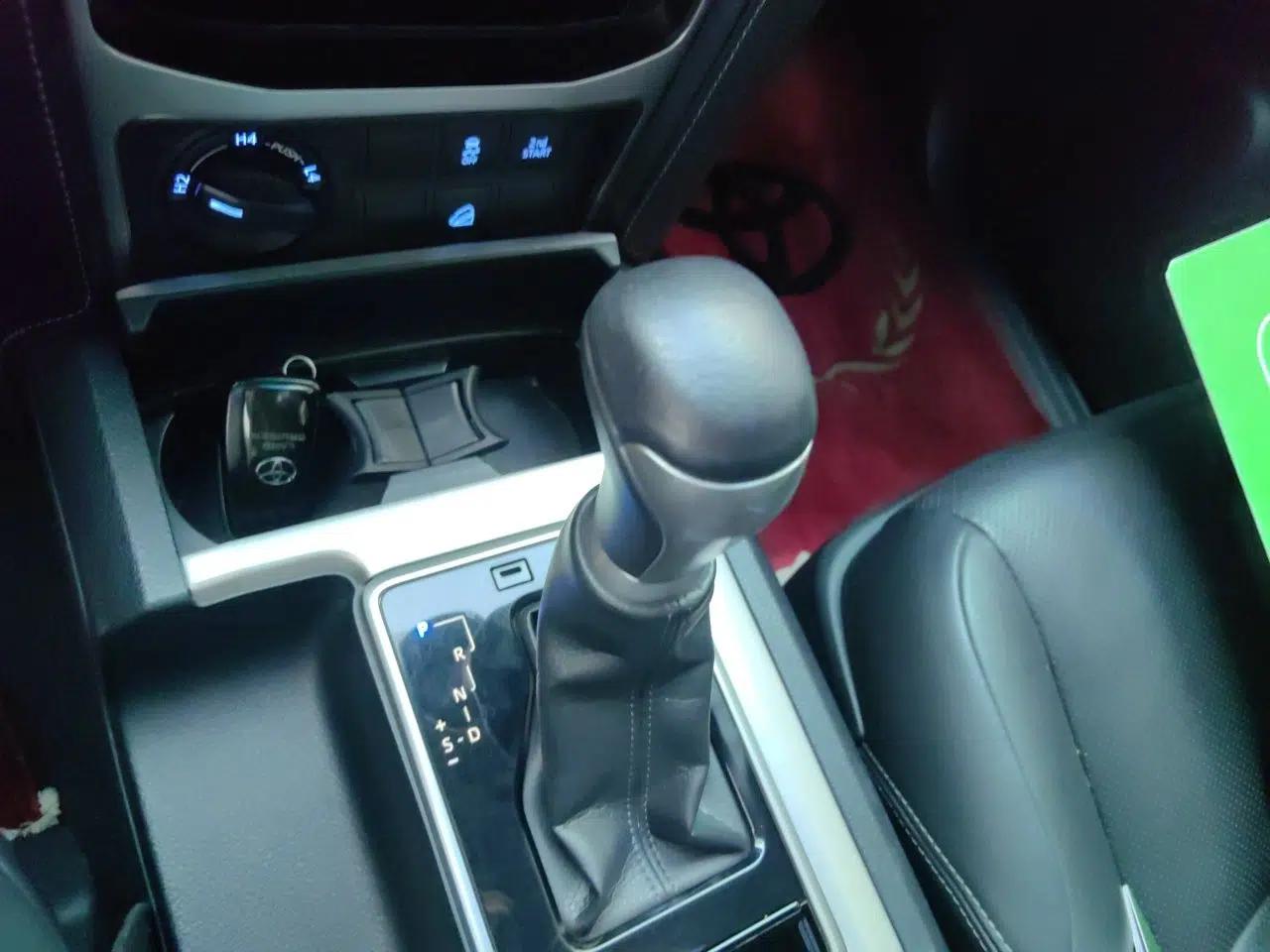 Toyota Prado 2019 3.5L Automatic TX-L Deluxe Edition with Rear-Mounted Spare Tire — миниатюра 14