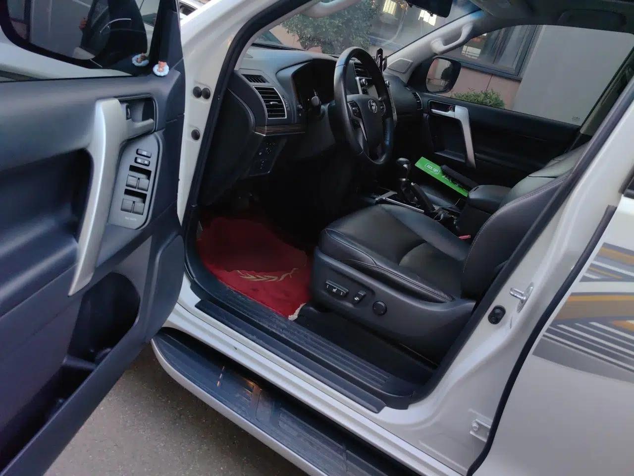 Toyota Prado 2019 3.5L Automatic TX-L Deluxe Edition with Rear-Mounted Spare Tire — миниатюра 16
