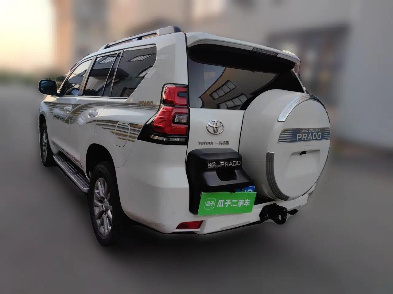 Toyota Prado 2019 3.5L Automatic TX-L Deluxe Edition with Rear-Mounted Spare Tire — миниатюра 4