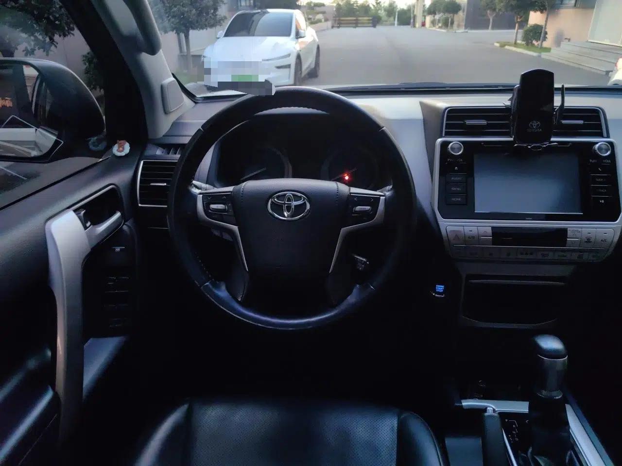 Toyota Prado 2019 3.5L Automatic TX-L Deluxe Edition with Rear-Mounted Spare Tire — миниатюра 10