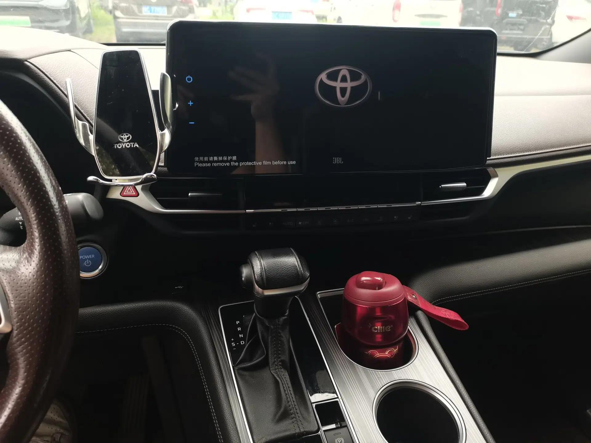 Toyota SIENNA 2021 2.5L Hybrid Platinum Edition — миниатюра 13