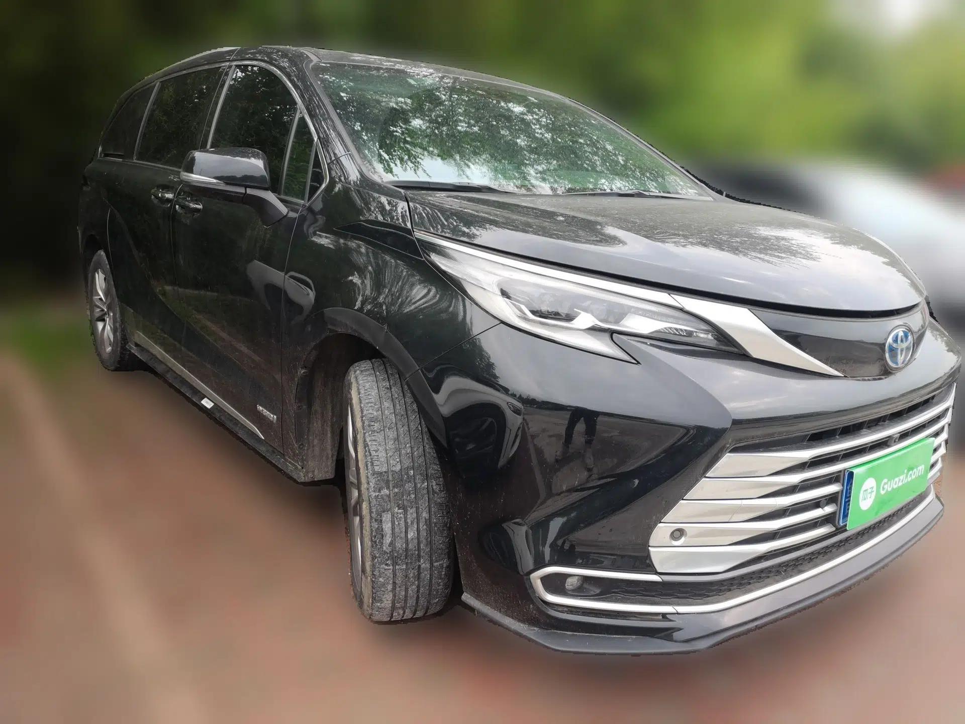 Toyota SIENNA 2021 2.5L Hybrid Platinum Edition — миниатюра 3