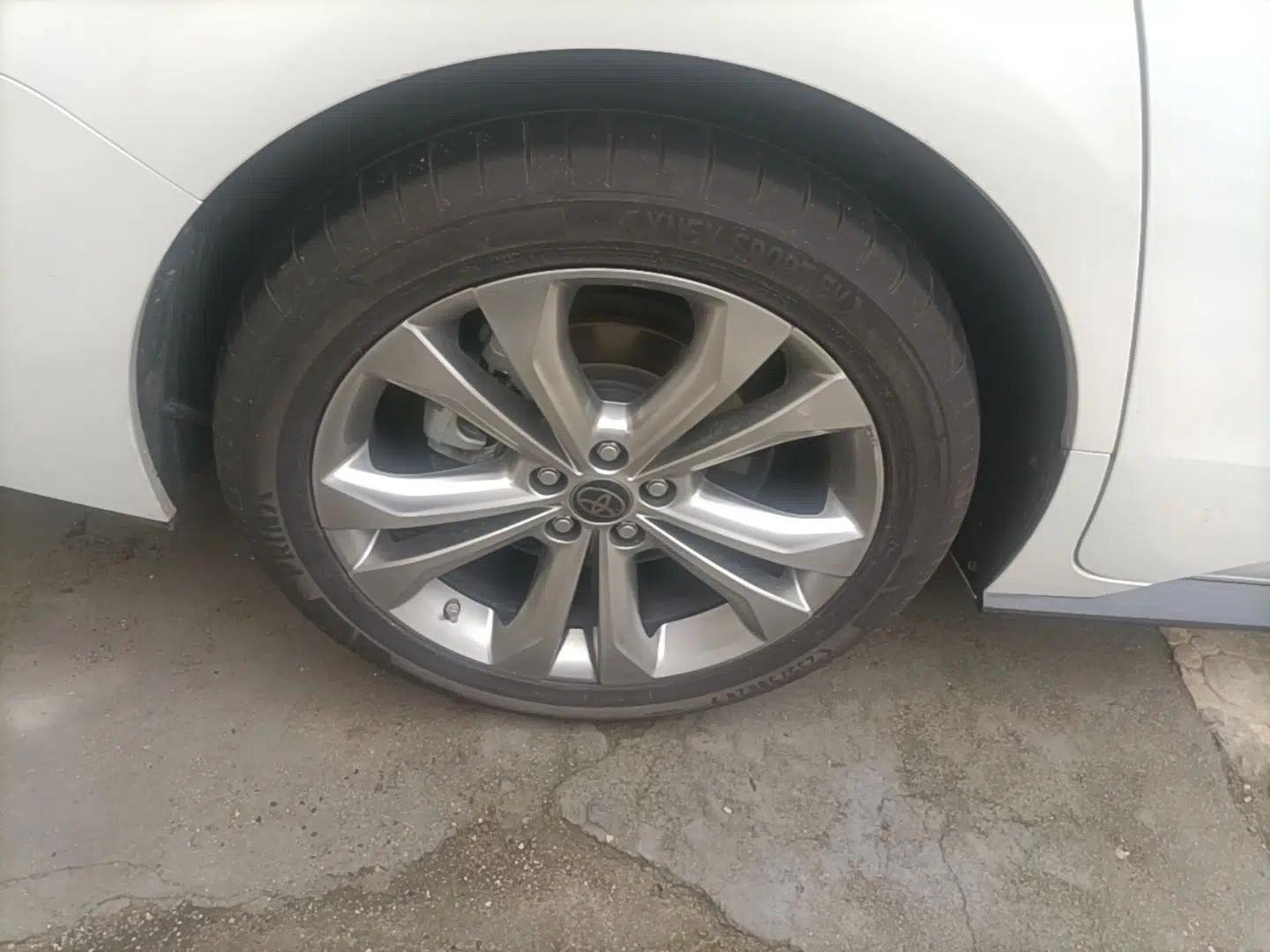 Toyota SIENNA 2023 2.5L Hybrid Deluxe Edition — миниатюра 11