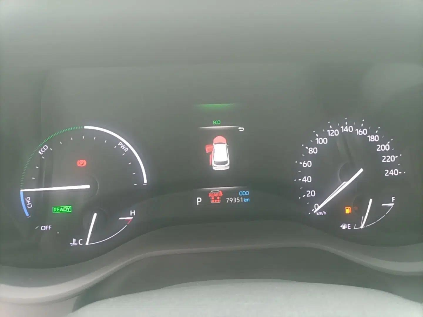 Toyota SIENNA 2023 2.5L Hybrid Deluxe Edition — миниатюра 14
