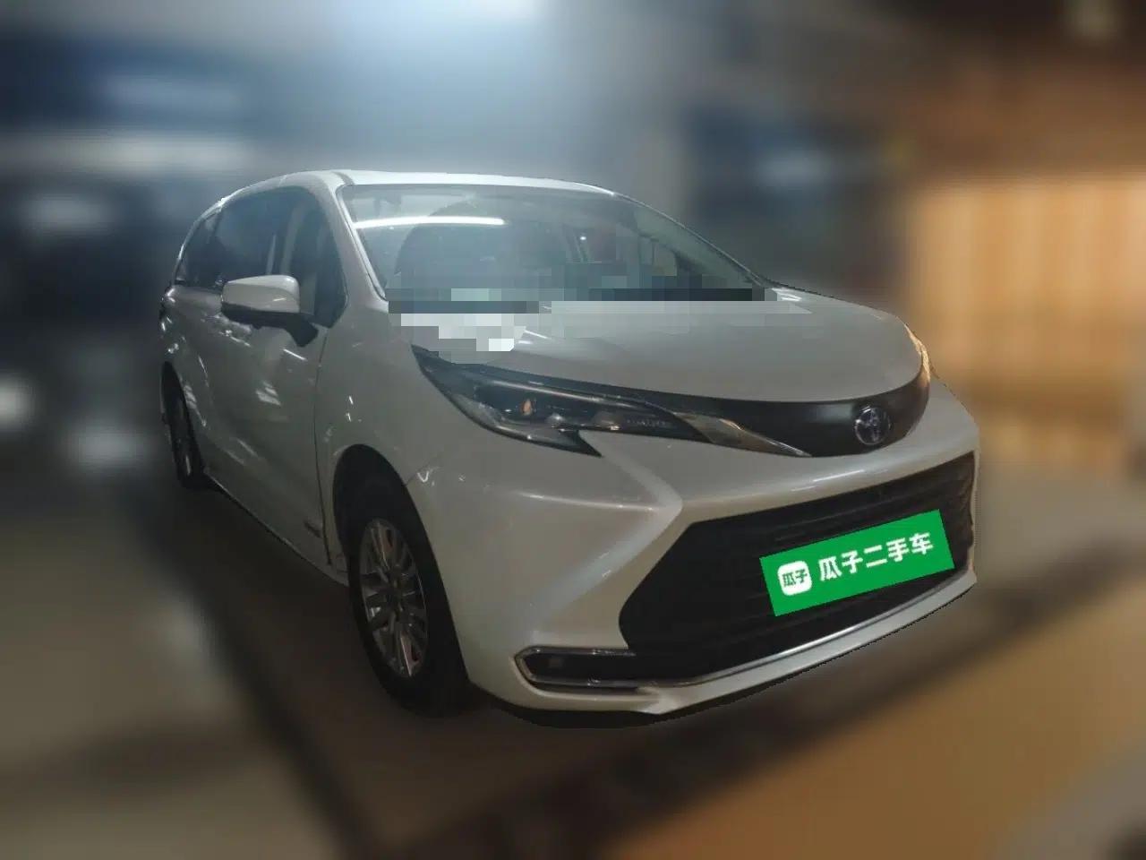 Toyota SIENNA 2021 2.5L Hybrid Comfort Edition — миниатюра 3