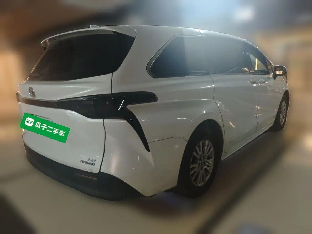Toyota SIENNA 2021 2.5L Hybrid Comfort Edition — миниатюра 6