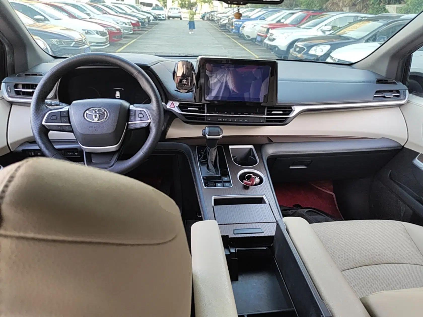 Toyota SIENNA 2021 2.5L Hybrid Luxury Edition — миниатюра 12