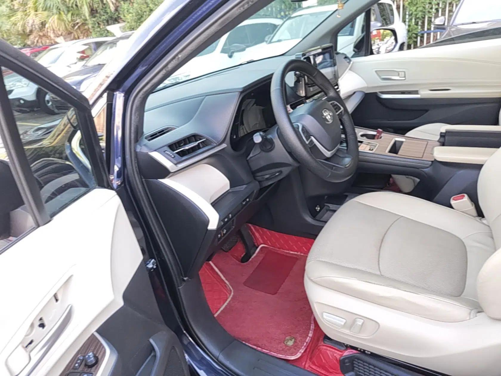 Toyota SIENNA 2021 2.5L Hybrid Luxury Edition — миниатюра 18