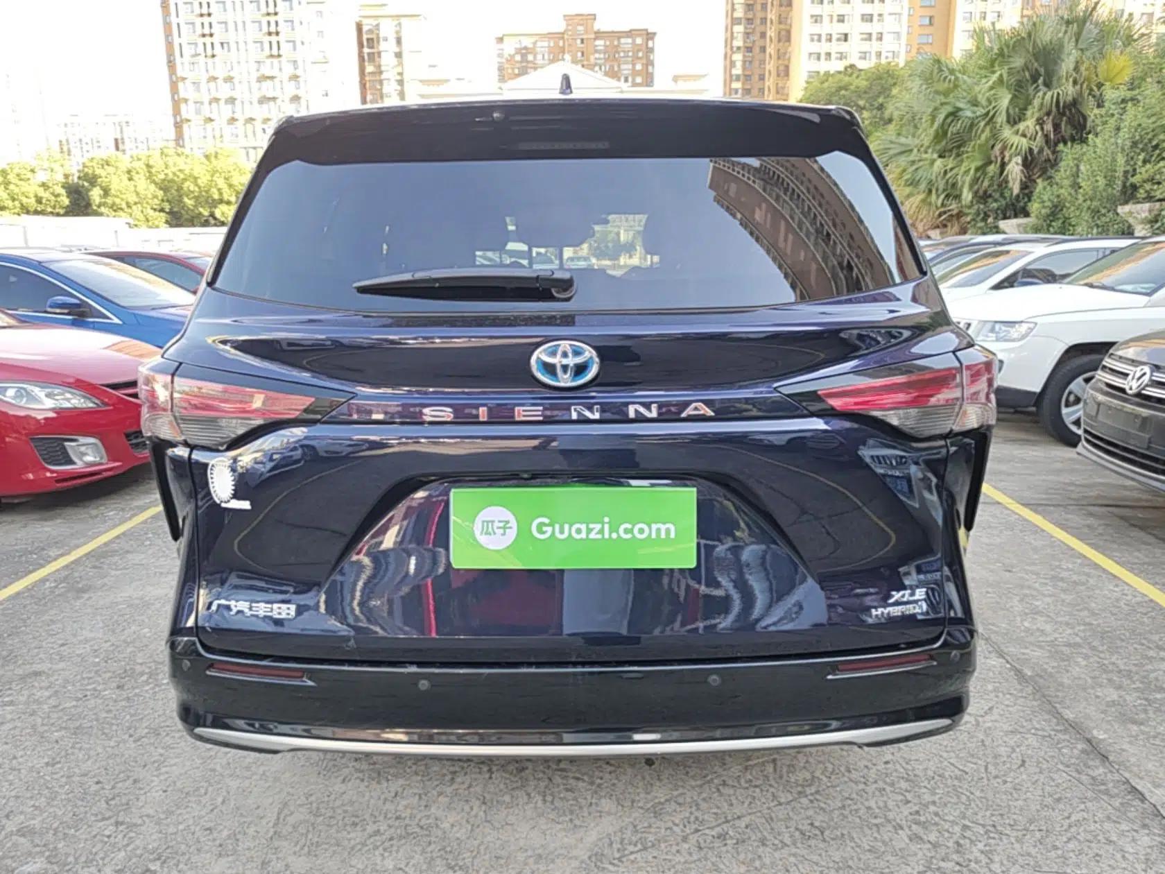 Toyota SIENNA 2021 2.5L Hybrid Luxury Edition — миниатюра 5