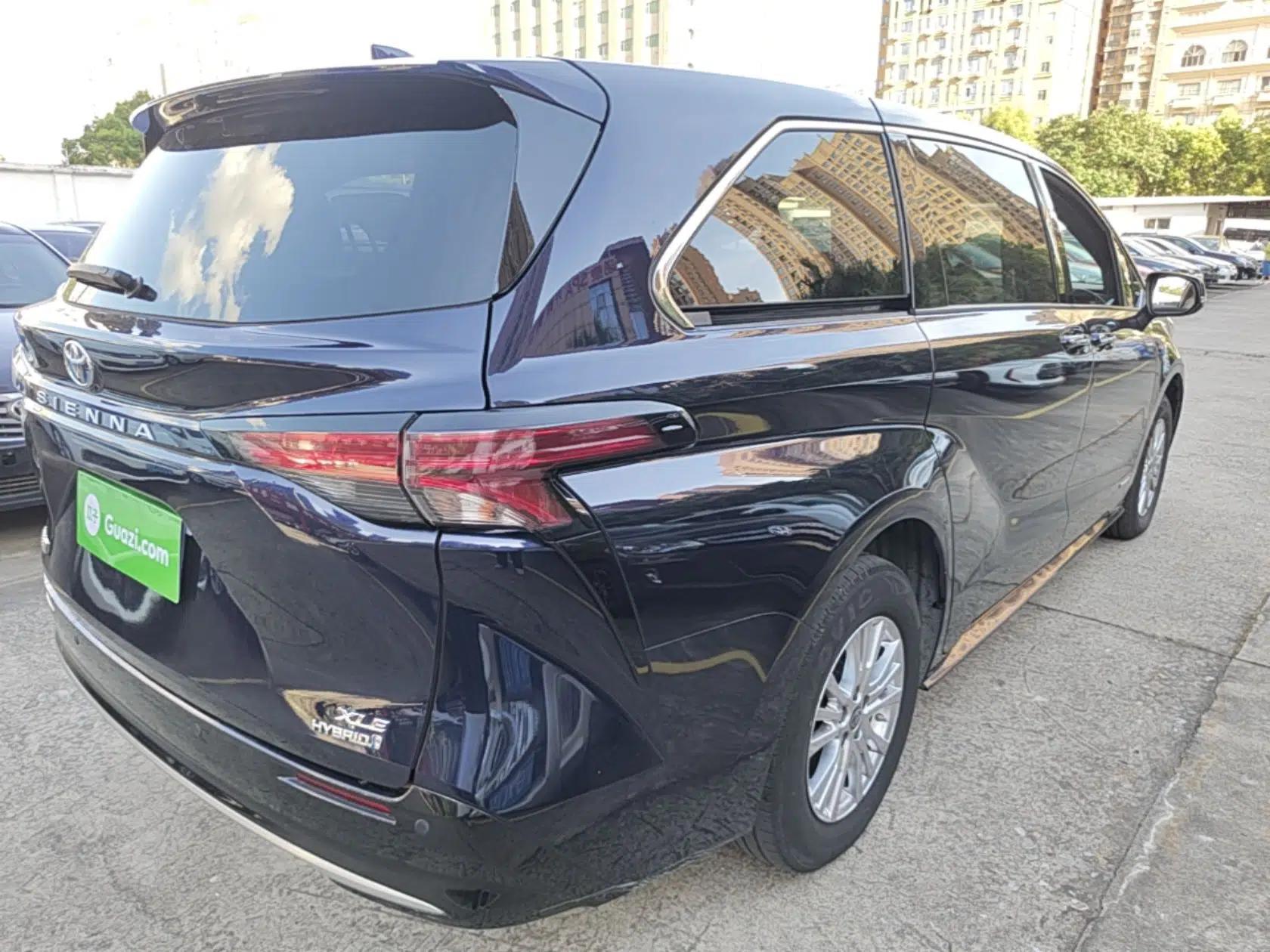 Toyota SIENNA 2021 2.5L Hybrid Luxury Edition — миниатюра 6